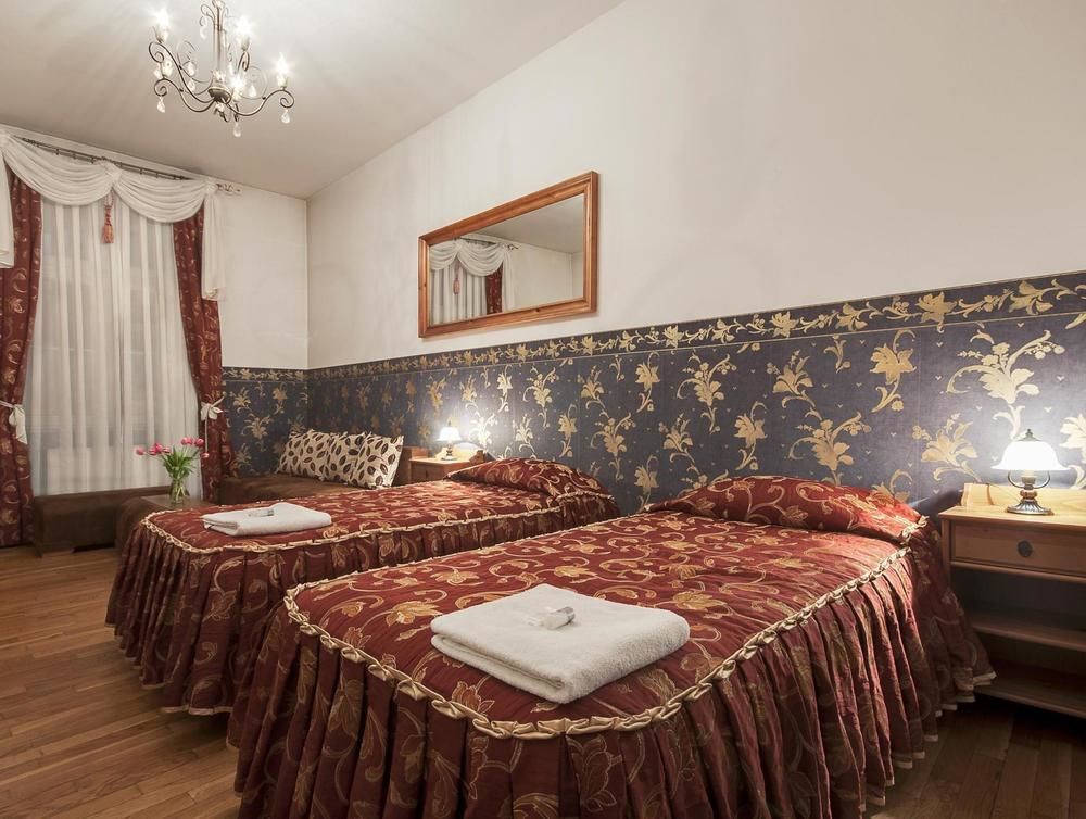 Aparthotel Abella & By Artery